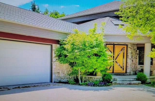 Beautiful Bluff Villa w/heated pool and hot tub