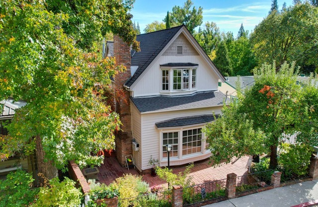 Beautiful Downtown Home