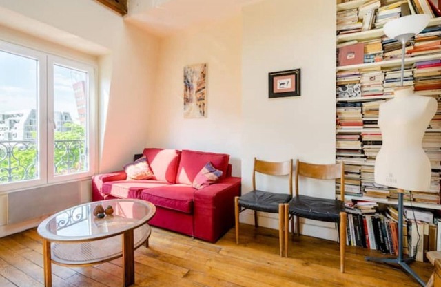 Beautiful duplex Canal St Martin / Paris Villette