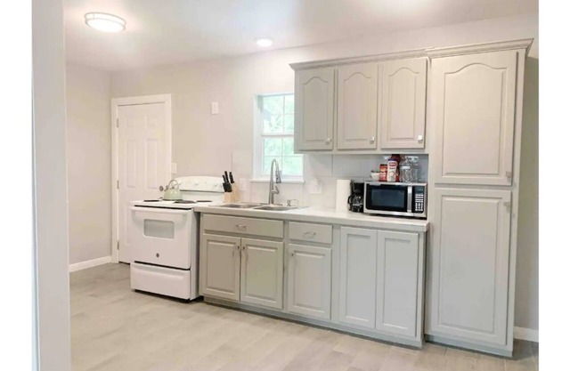 Beautiful Home , close to all attraction n town .