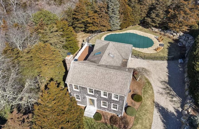 Beautiful East Orleans getaway with heated pool!
