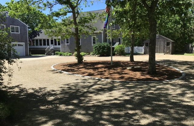 Schönes Edgartown Haus - 3 BR / 2. 5BA, Whirlpool, Gourmet-Küche, Abgeschirmte Veranda