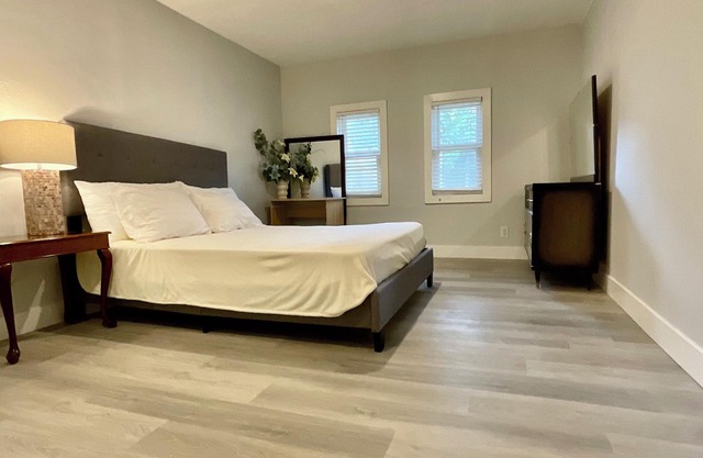 Beautiful Entire Suite 2 Bedroom Vancouver-Hope, BC