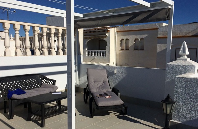 Schönes kleines Haus in Orihuela Costa (Costa Blanca) mit Sonnenterrasse
