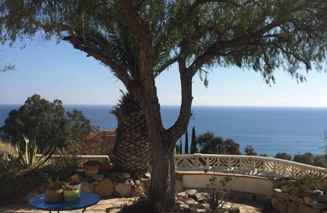 Beautiful villa sleeps 8, panoramic sea views from all rooms. Special offers!