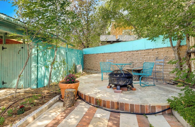Beautiful Española Retreat w/Patio!