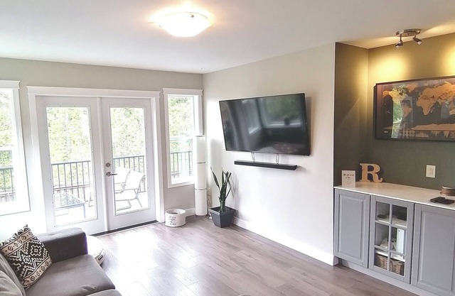 Beautiful family 2-bedroom home in Shawnigan Lake!