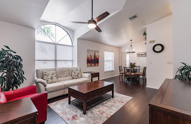 Beautiful Family Condo in Heart of Fort Myers, FL.