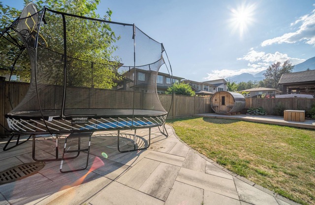 Beautiful Family Home in Squamish with Sauna/Cold Plunge and Peloton