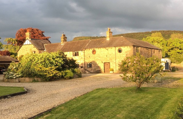 SCHÖNER BAUERNHOF BLEIBEN SIE IM SADDLERY CHESHIRE