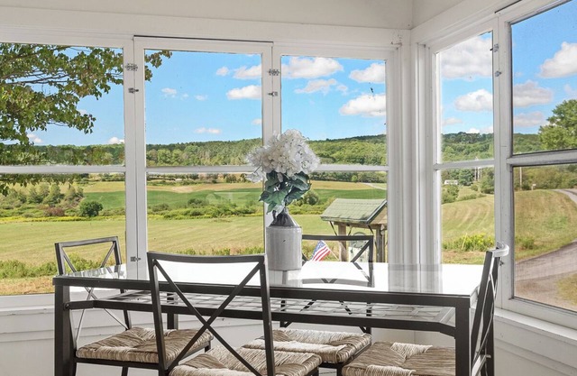 Beautiful farm with amazing outdoor space