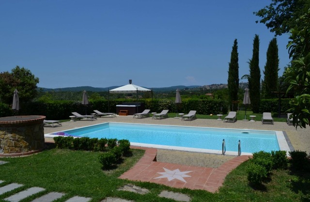 Borgo Lucignano ist das perfekte Landgut fuer Ihren Urlaub mit Familie oder Freunden, viel Platz und