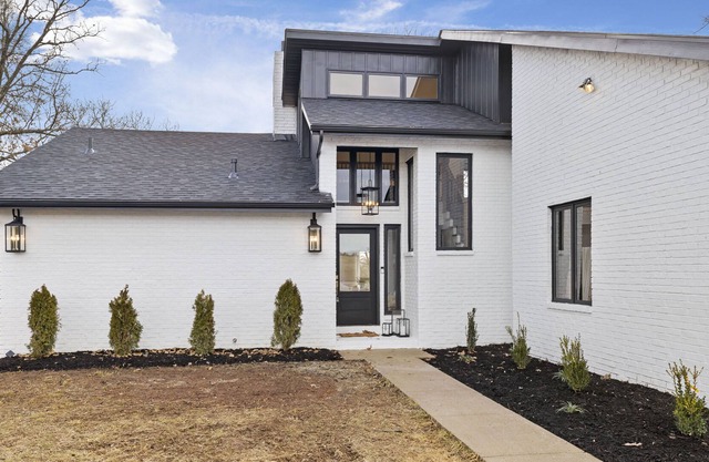 Beautiful five star rolling hills estate