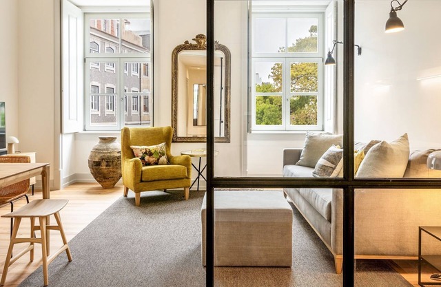 Beautiful Flat near Pç. do Comércio by LovelyStay
