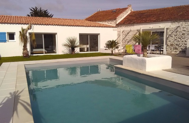 Schönes Haus mit Pool und Billardraum für 12-15 Personen