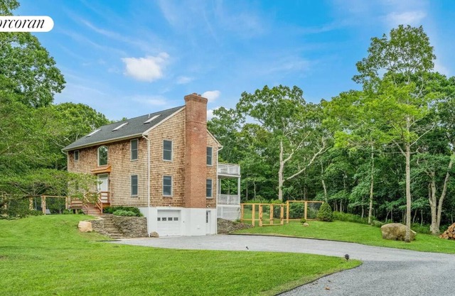 Beautiful freshly renovated Amagansett gem, very close to town and beaches!