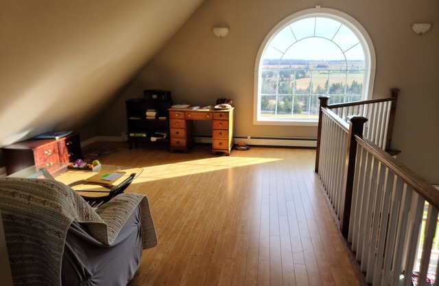 BEAUTIFUL FULLY FURNISHED TWO BEDROOM HOME FOR RENT IN WHEATLEY RIVER