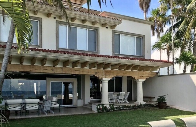 SCHÖNE VOLL MÖBLIERTE MEXIKANISCHE VILLA AM STRAND
