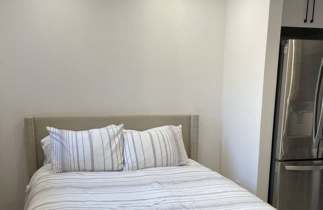 Beautiful fully renovated studio