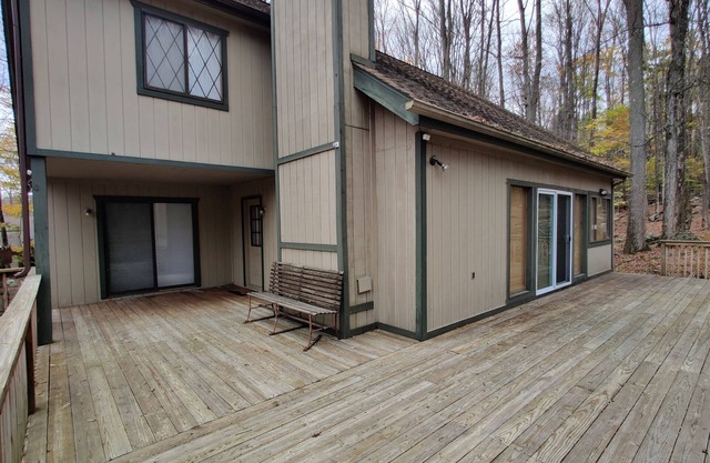 Beautiful Fun Getaway House with lots of amenities