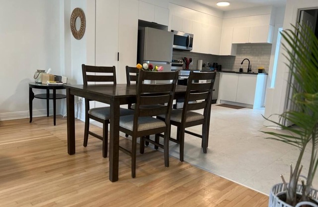 Beautiful furnished and renovated condo!