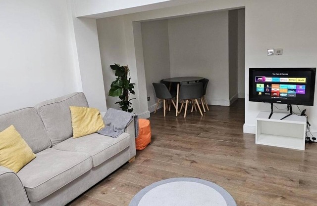 Beautiful Garden Flat Near Central London