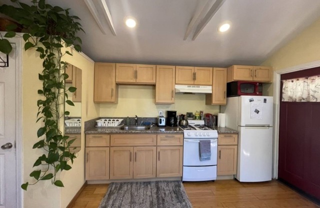 Beautiful Garden Studio W/kitchen Near Bart