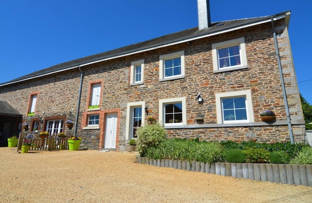 Beautiful gîte in former farmhouse with garden