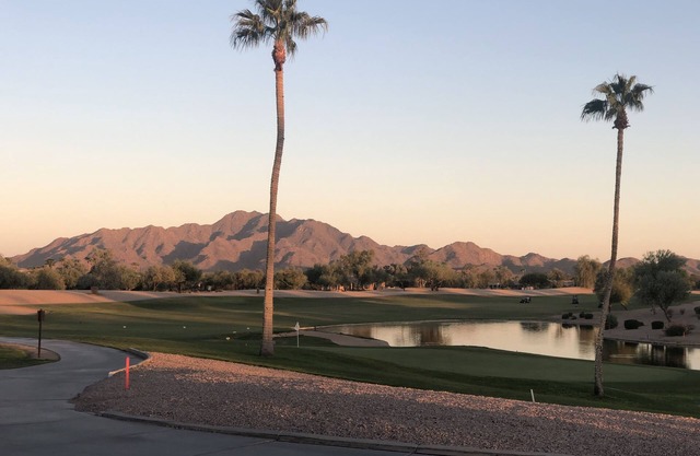Schönes Golfplatzhaus in mit einem Gatter geversehener Gemeinschaft Solera 55+