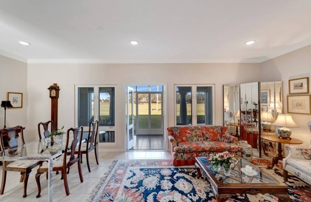 Beautiful ground floor 2-bedroom condo located in Grand Harbor, Vero Beach