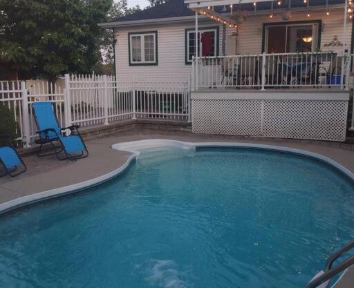 Beautiful Guest Home Riverfront Retreat 15 Min to Ottawa