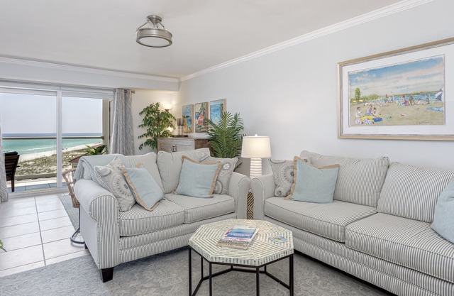 Beautiful Gulf Front Condo - Views/Views/Views - RT606W