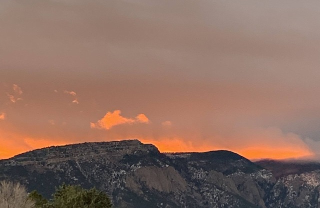Beautiful Hillside Casita with easy access to Albuquerque and Santa Fe