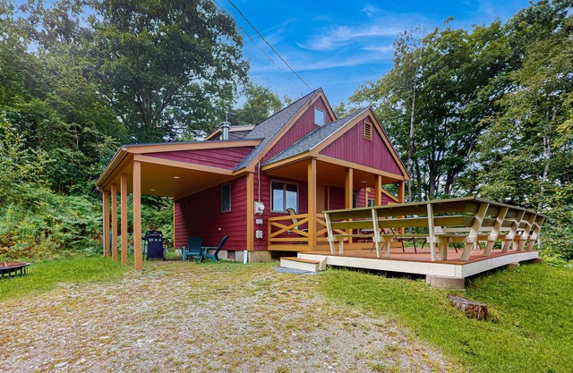 NEUE AUFLISTUNG! Hilltop Home w / Deck, Blick auf Penobscot Bay - in der Nähe von Festivals und mehr!