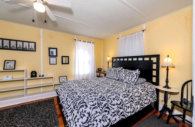 Beautiful Historic Cottage, Rendezvous