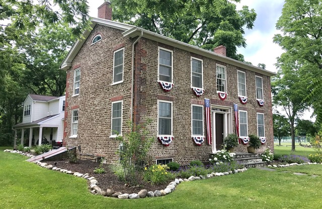 Beautiful Historic Farmhouse Near Hill Cumorah
