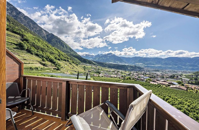 Schöne Ferienwohnung Holunder mit Bergblick