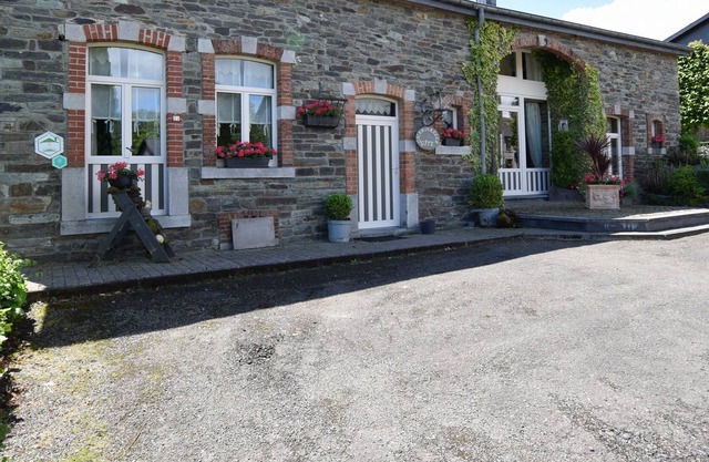 Schönes Ferienhaus mit Garten in Jehonville