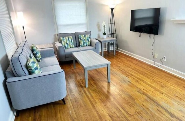 Beautiful Home 5 mins from MSP Airport & MOA