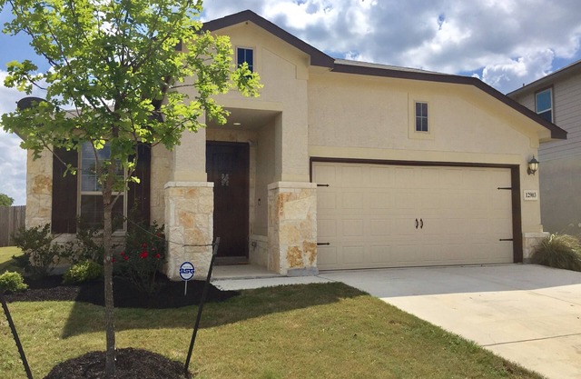 Beautiful home 5 min drive from main SA attractions