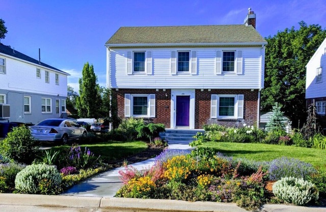 Beautiful home 5 houses from the Canyon and walking distance to Downtown