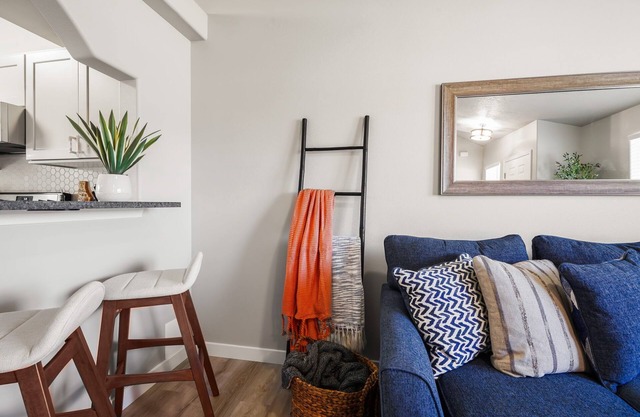 Beautiful Home-Centrally Located off Eagle Rd