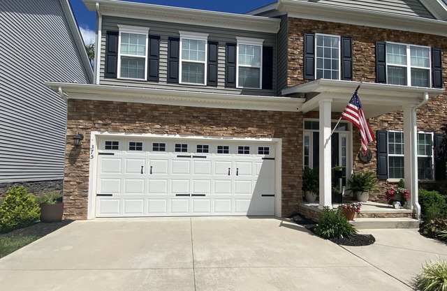 Beautiful home in a residential neighborhood close to EVERYTHING! *GO HOKIES!*