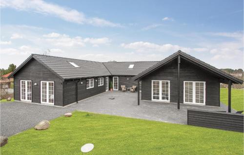 Beautiful Home In Ebeltoft With Sauna