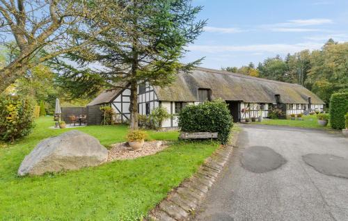 Beautiful Home In Grenaa With Wifi