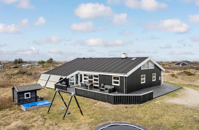 Beautiful Home In Hjørring With Sauna