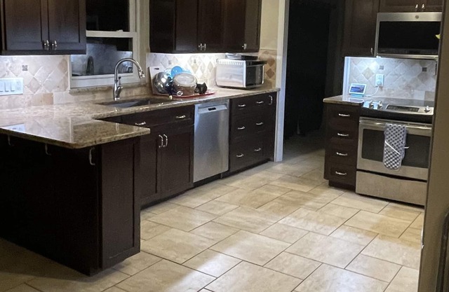 Beautiful home in Lakeland, quiet and peaceful but still close to all the action
