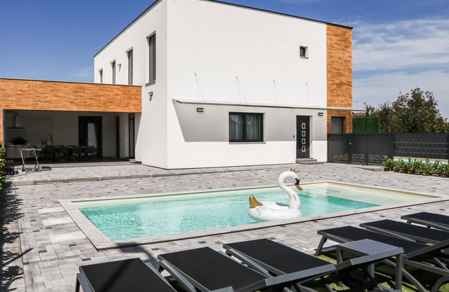 Schönes Haus in Rokovci mit Sauna