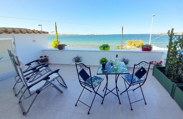 Beautiful Home In Siracusa With Kitchen
