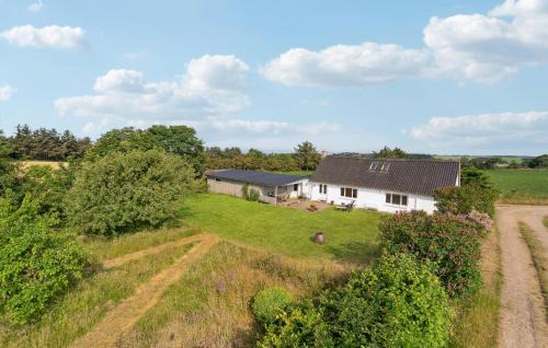 Beautiful Home In Spøttrup With Wifi